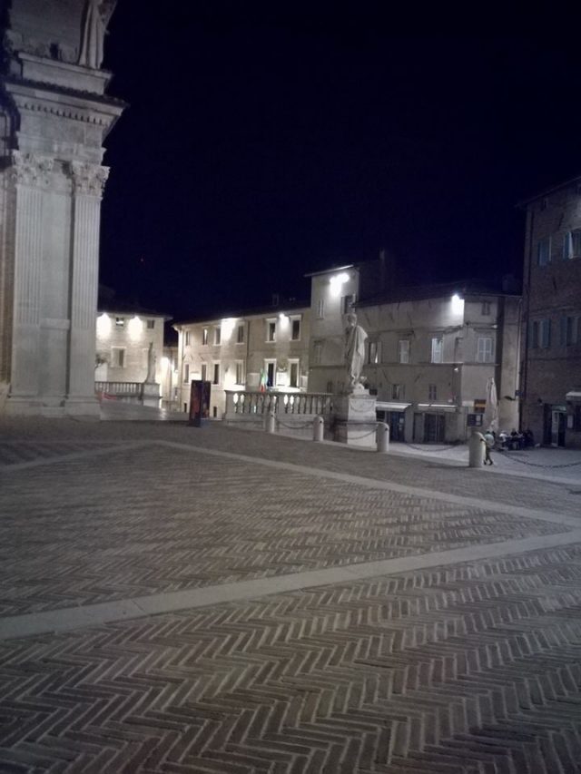 Urbino di notte